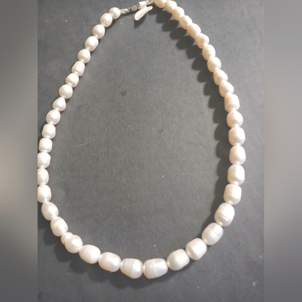 FRESH WATER PEARL NECKLACE